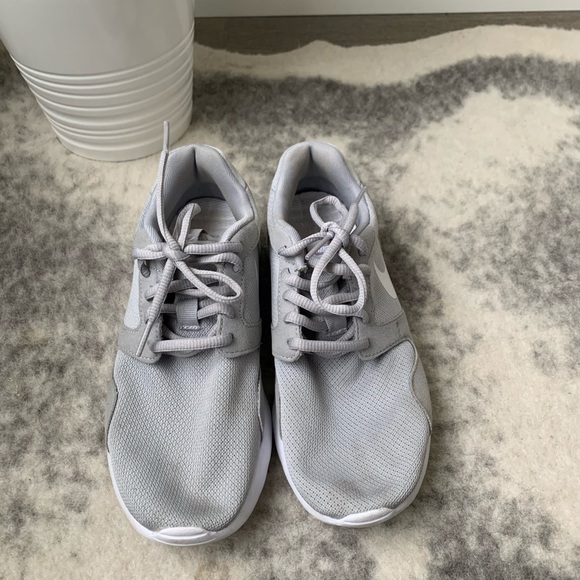 Nike Shoes - Picture 4 of 5